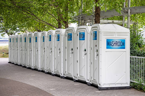 Best Porta potty delivery and setup  in Edinburg, IL
